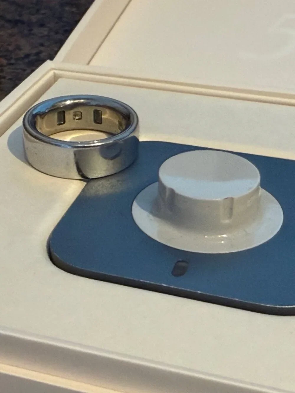 LIKE NEW IN BOX Oura Ring Gen 4 - Silver (Size 9)